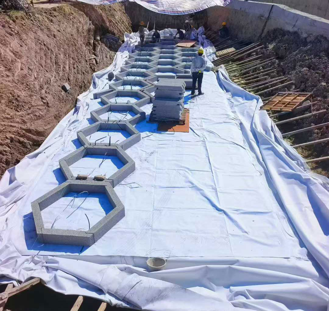 硅砂雨水收集池硅砂模块组装施工现场照片