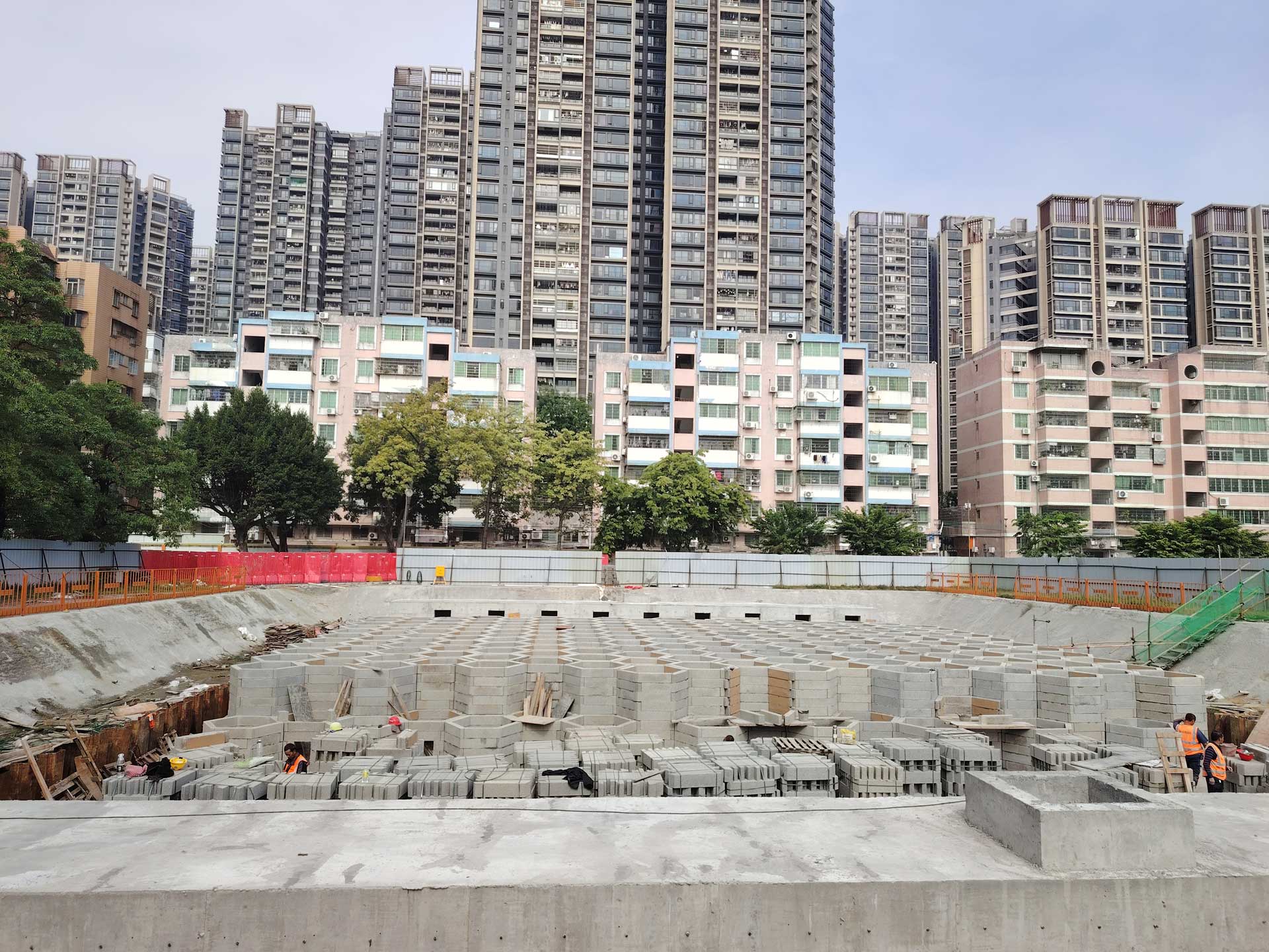 硅砂雨水收集池施工现场照片