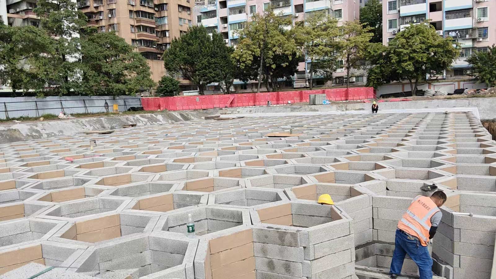 住宅小区硅砂雨水收集池施工项目
