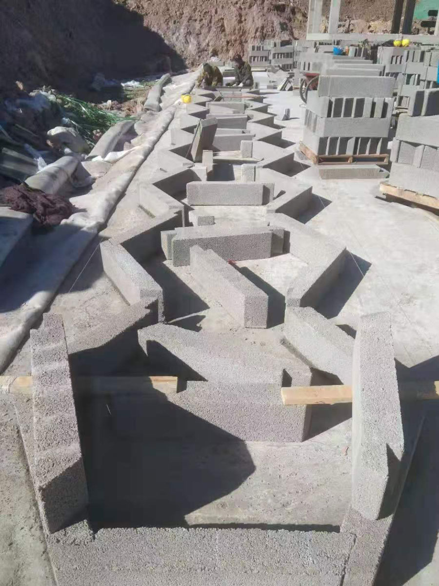 六边形蜂巢状硅砂雨水收集模块的施工现场