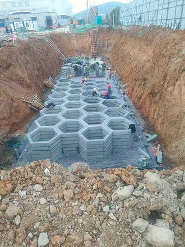 硅砂雨水收集池硅施工现场砂模块组装照片
