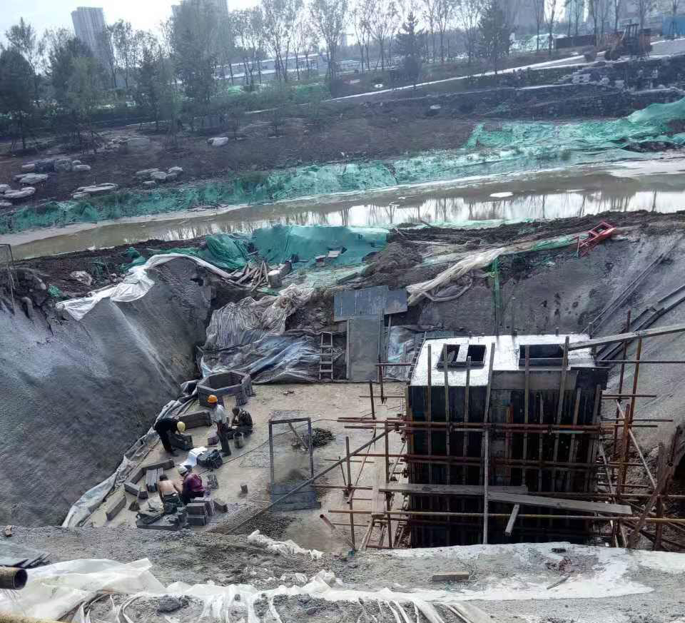 地下雨水调蓄池基坑施工,混凝土井室支模与模块组装 地下雨水调蓄池基坑施工,混凝土井室支模与模块组装