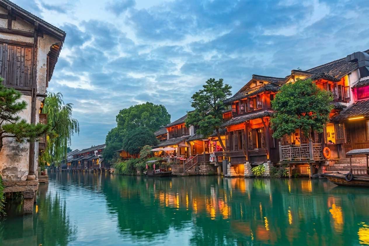 嘉兴乌镇西栅夜景水乡风貌与古建筑水系(地埋式雨水收集系统案例) 嘉兴乌镇西栅夜景水乡风貌与古建筑水系(地埋式雨水收集系统案例)